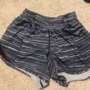 Lululemon hotty hot short 4 inch
